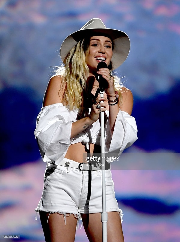 5. Майли Сайрус