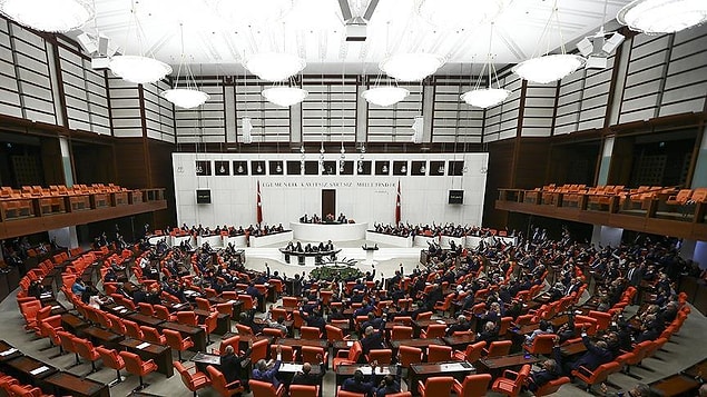 Aynı gün Torba yasa tasarısı TBMM Başkanlığı'na sunuldu. Torba kanunda vatandaşı ilgilendiren birçok madde bulunuyor.