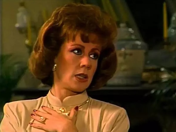 2. Как звали богатую сестру парня из "Дикой Розы"?