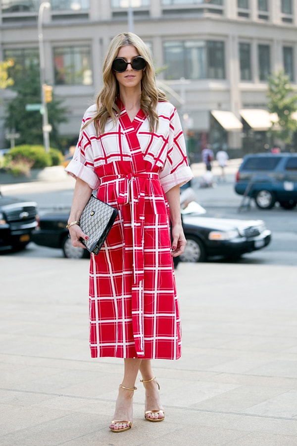 4. Скрещивайте лодыжки