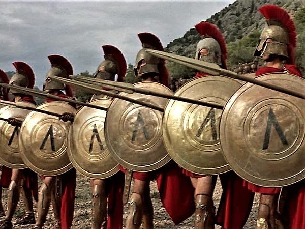 8. До какого возраста тренировали спартанцев?