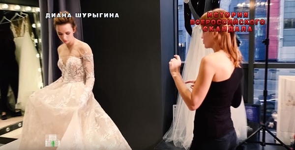 5. Девушка сообщила, что очень волнуется перед свадьбой. Вместе с мамой они уже успели выбрать платье — классический наряд в пол со шлейфом и фатой.