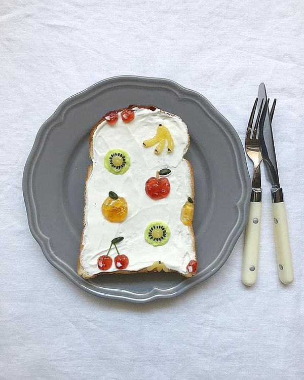 1. Всем известно, что завтрак — это самая важная часть приёма пищи за весь день.