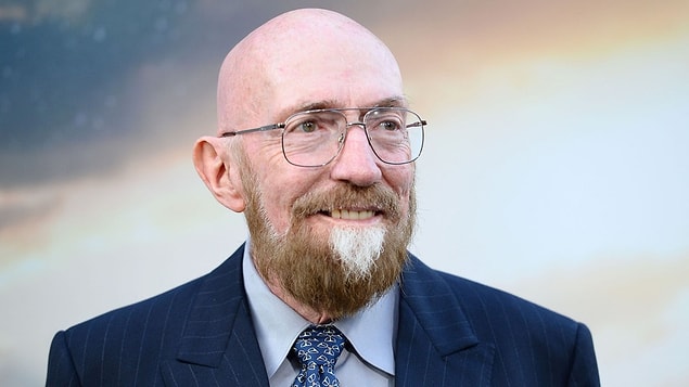 Teorik fizikçi Kip Thorne, kitlelere bilimi sevdiren Carl Sagan ve Stephen Hawking'le uzun süre çalışmış bir bilim insanı.
