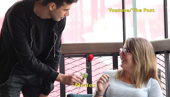 Türkiye'de Gül Vererek Kadın Tavlamaya Çalışmak