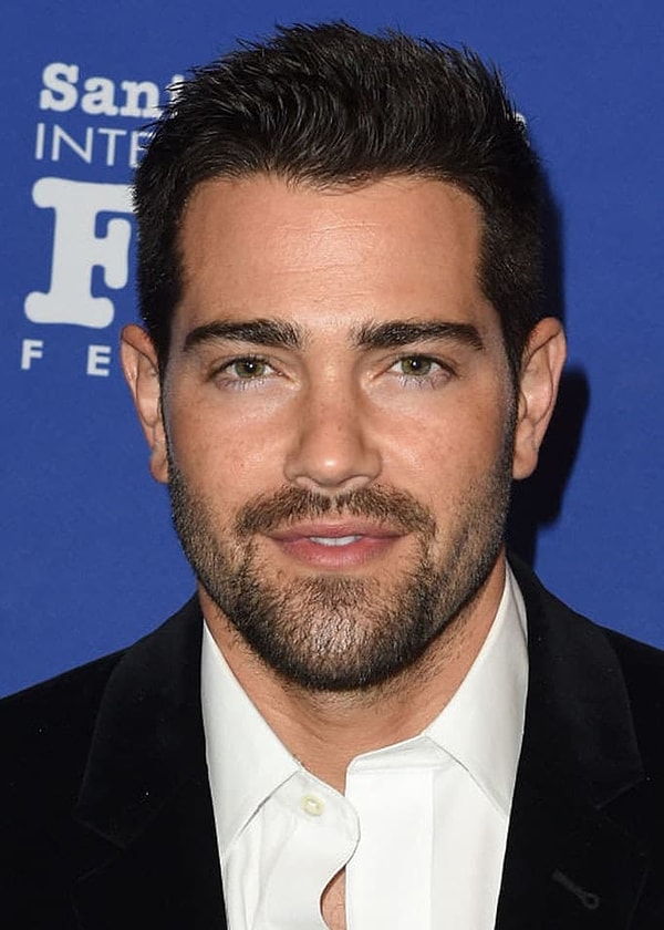 1. Джесси Меткалф - 38 лет