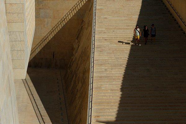 17. Malta'da otobüs terminaline inmek için bu dev ve şaşaalı merdivenler kullanılıyor.