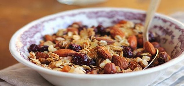 5. Yulaf, fıstıklar ve granola lifli yiyecekler olduğundan sindirim sistemine yardımcıdır fakat metan, hidrojen ve karbon dioksit gibi gazların üretilmesine de sebep olurlar.