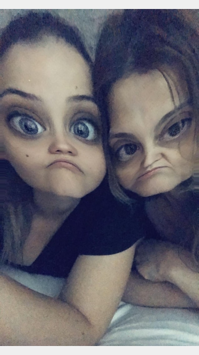 1. Snapchat filtrelerine kurban giden anneler...