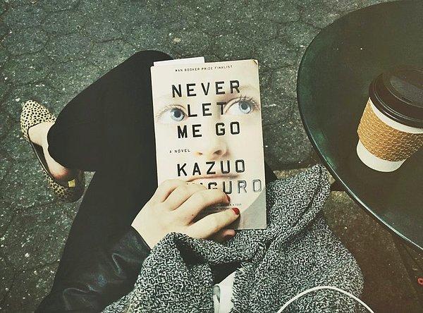 Ishiguro'nun 2005'te yazdığı 'Never Let Me Go' ise Time dergisi tarafından, İngilizce yazılmış en iyi 100 roman listesine alınmıştı.