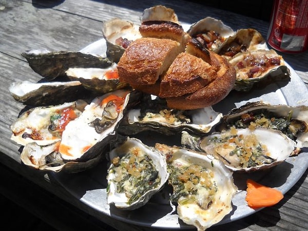 10. Устрицы «Рокфеллер»