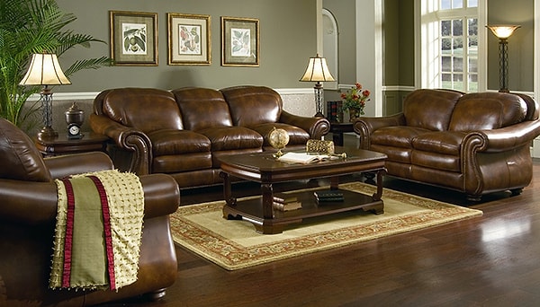 6. Кожаный диван