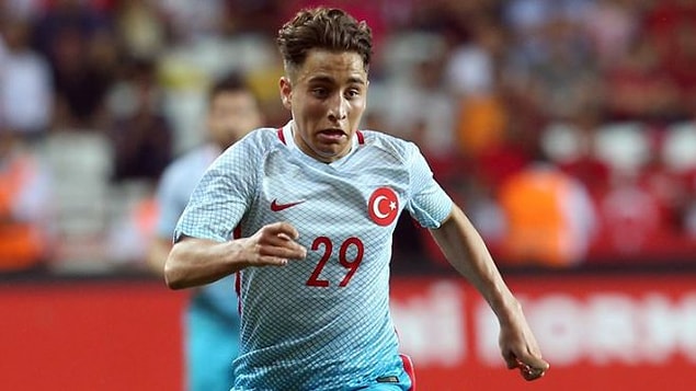 Sağ kanat: Emre Mor