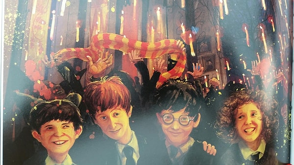 6. "Самый пока что жаркий день знойного лета клонился к вечеру, и большие прямоугольные дома Тисовой улицы окутывала сонная тишина"