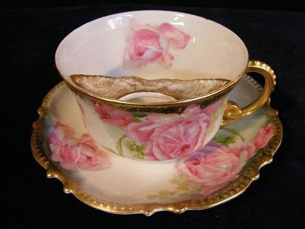 14. Отличная идея для стартапа: чашка специально для тех, кто носит усы.