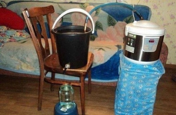 1. Мы можем соорудить самогонный аппарат даже из мультиварки