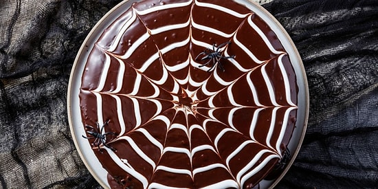 Готовимся к Хеллоуину: Домашние будут в УЖАСНОМ восторге от такого торта!