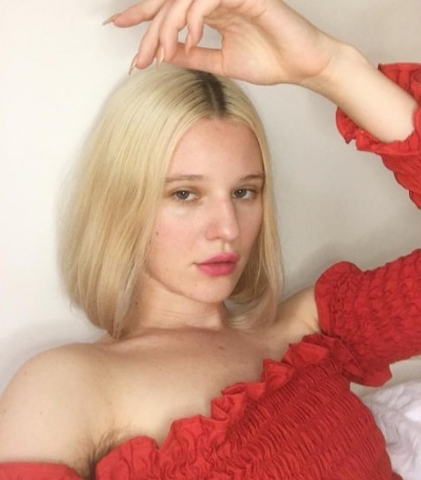 6. Модель заявила, что в свой адрес она получила множество нелицеприятных комментариев. А некоторые даже угрожали девушке изнасилованием 😟