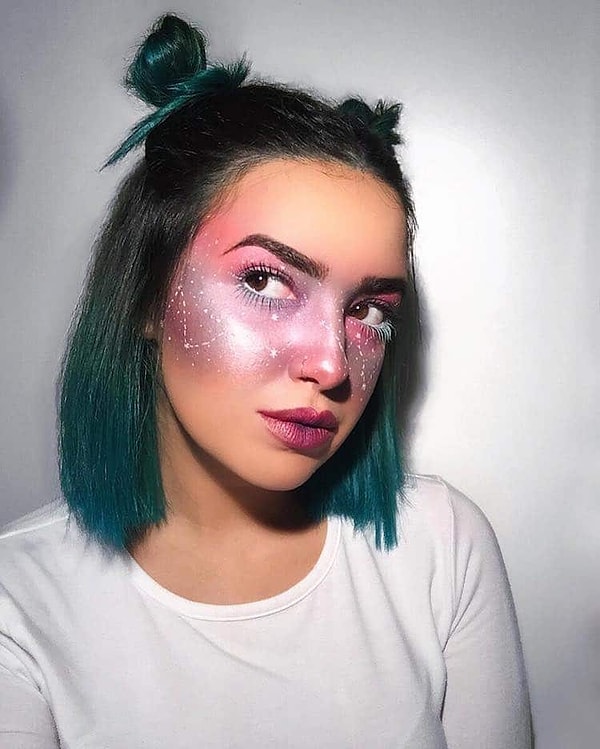 3. Пришло время и для макияжа.