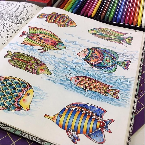 7. Купите себе раскраску-антистресс. Такие раскраски отлично помогают переключить внимание