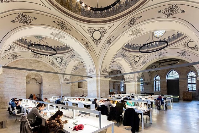 Dünyaca ünlü mimar ve akademisyenlerden oluşan büyük jüri yaptığı değerlendirmede, Beyazıt Devlet Kütüphanesi renovasyonunu ‘Refurbishment of the Year - Yılın Yenileme Çalışması’ kategorisinde büyük ödüle layık gördü.