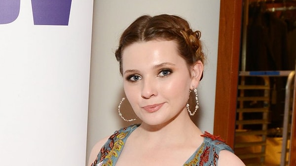 8. Эбигейл Бреслин (21 год)