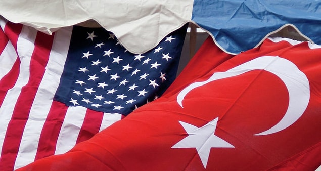 Elbette bu Washington-Ankara hattında yaşanan ilk gerilim değildi. İki ülke arasında ilişkiler 1962 yılından bu yana bazı dönemlerde oldukça gerildi. Yakın tarihimizde neler yaşandı, sorunların hangi sebeplerle ortaya çıktı birlikte bakalım.