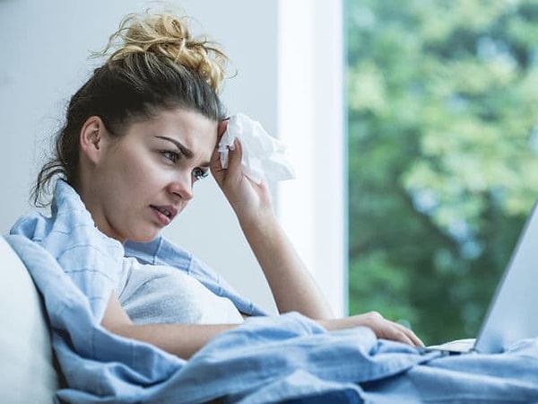 9. Вам внезапно стало плохо, а ваш партнер торопится на работу. Его действия: