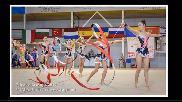 22-24 Eylül 2017 tarihlerinde Saray Bosna’da düzenlenen 7. Uluslararası Sevela Mujic Ritmik Cimnastik Turnuvasında Alize Altay, Doğa Yıldırım, Begüm Yücel, Beril Ada Özdemir ve Dila Asu Çetin‘den oluşan 2005 yaş grubu kurdele takım, grup serilerinde altın madalya kazandı.