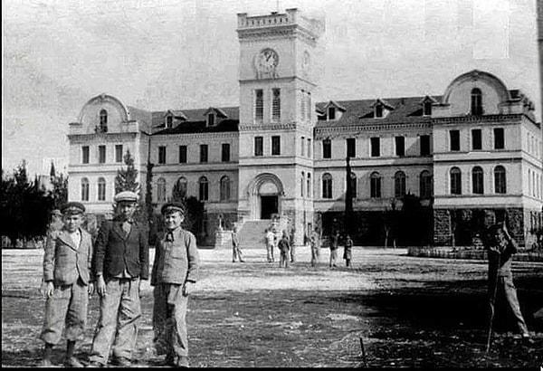 1. İzmir Kızılçullu Köy Enstitüsü, 1940