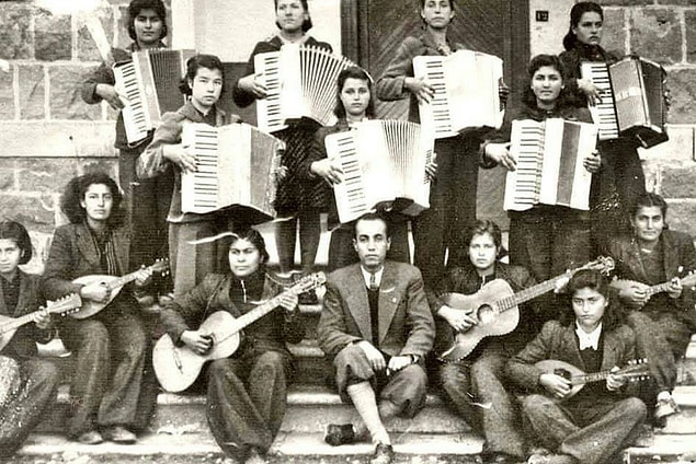 4. Kızılçullu Köy Enstitüsü öğrencileri. İzmir, 1940.