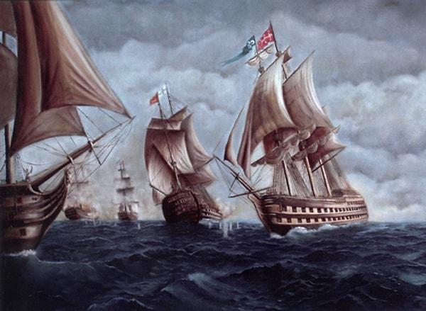 Oysa Piri Reis geri çekildikten bir süre sonra gerçekten kuvvetli bir Portekiz donanması Hürmüz'e gelmişti.