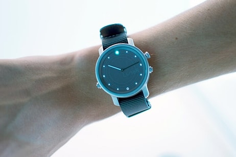 Kickstarter'da Fonlanan Dünyanın İlk Güneş Enerjili Akıllı Saati: LunaR