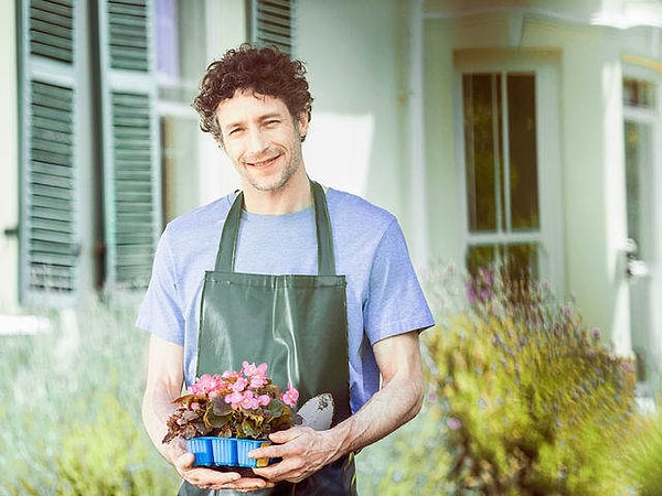 4. Как бы вы отреагировали, узнав, что ваш молодой челок до сих пор живет с родителями?