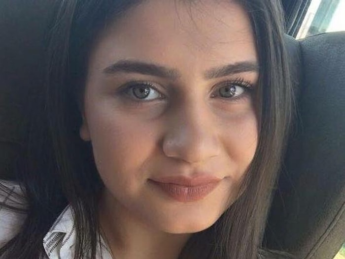 Dün Öldürülen Genç Kız Bir Ay Önce Yazmış: 'Gizli Bir Sapığım Var Sokağa Çıkmaya Korkuyorum'