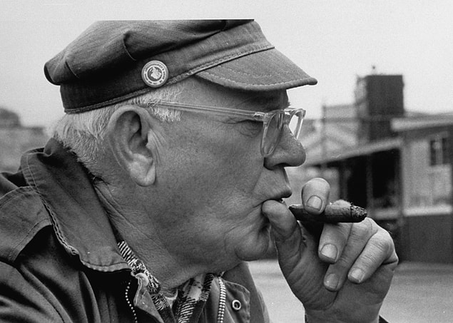 5. Yazar ve filozof Eric Hoffer, 7 yaşında kaybettiği görme yetisini 15 yaşında geri kazanmış.