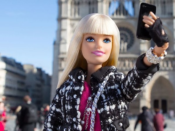 8. И наконец, выберите снимок в Instagram для Барби: