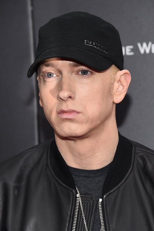 "Eminem'e mail attım. İşte bu yüzden içkinin verdiği cesaret diyorlar. Şunları söyledim:"