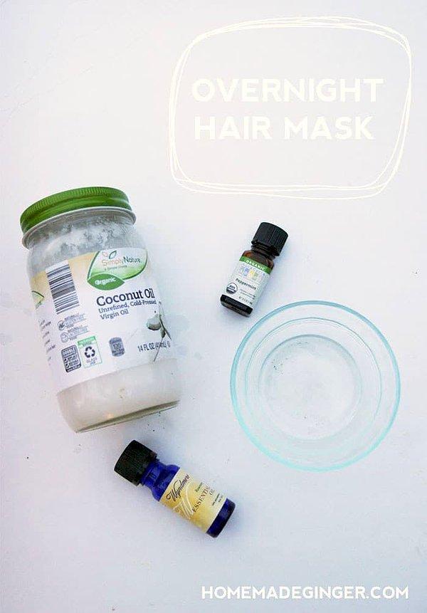 12. Saç köklerinizi temizlemek ve bakım yapmak için kullanabileceğiniz hindistan cevizi yağı saç maskesi 😎