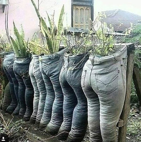 5. И кому нужно пугало, если у вас есть старые джинсы и немножко больная фантазия?