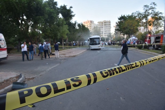 Mersin'de Polisin Servis Aracına Bombalı Saldırı: 12 Polis Yaralandı