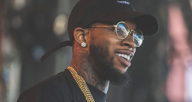 11. Başarısını büyük ölçüde sample kullanımına borçlu olan popüler isim Tory Lanez de son olarak 2000'lerin ünlü bir şarkısını kendine uyarladı.