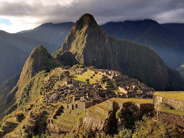 27. İnka medeniyetinin izlerini taşıyan, Peru'da yer alan Machu Picchu ise mimarinin en eski ve güzel örneklerinden biri.