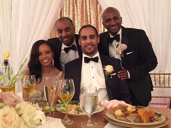 4. Когда в его родной стране захватили власть коммунисты, его родители принц Дэвид Мэконнын и принцесса Эди Имру Мэконнын были принуждены жить в изгнании.