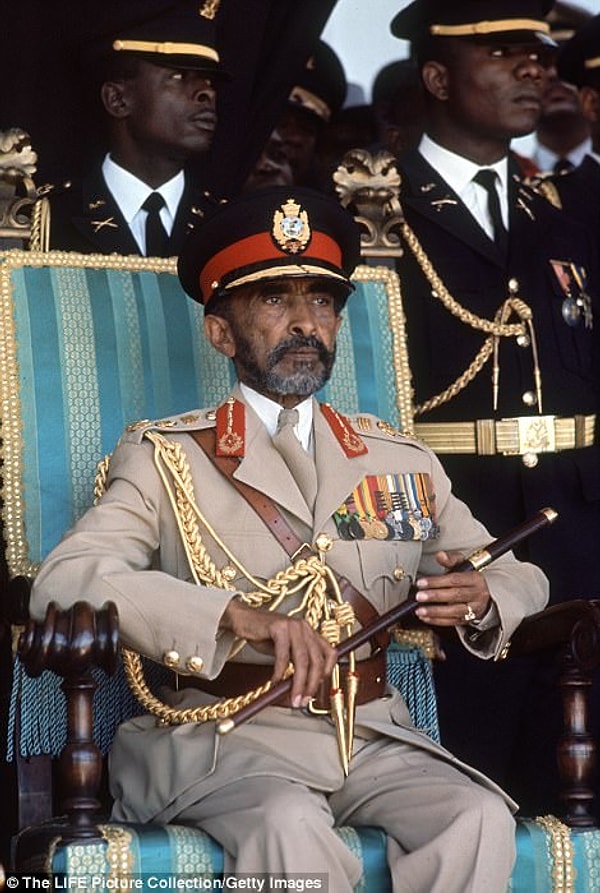 7. Хайле Селассие был 225-м и последним императором Эфиопии. Он управлял этой африканской страной 40 лет, прежде чем был свергнут в 1976 году.