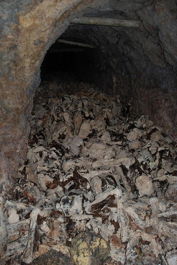 9. Slovenya'da terk edilmiş bir maden! II. Dünya Savaşı'ndan dolayı oluşan insan yığını...