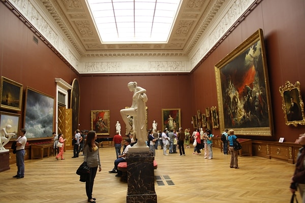 4. Где проходило ваше первое свидание?