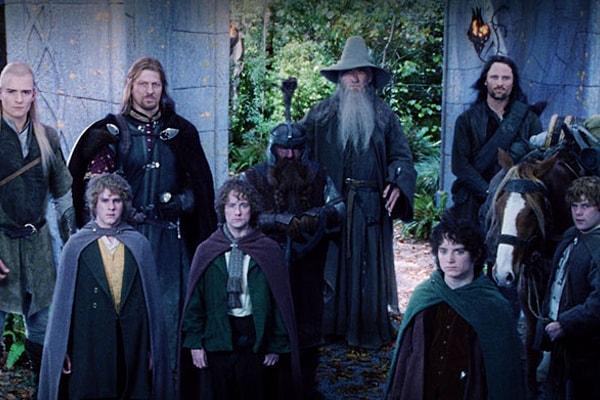 3. The Lord of The Rings: Fellowship of The Ring - Yüzüklerin Efendisi Yüzük Kardeşliği (IMDb Puanı: 8,8)