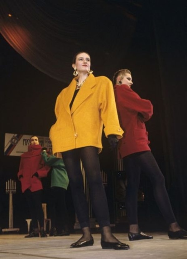 8. Модный показ Славы Зайцева положил начало своеобразной моде 90-х.