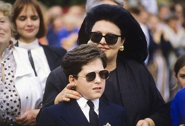 10. Родственники Романовых впервые в России.